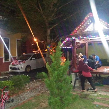 Chalet Kb Wakaf Kayu Kota Bharu Exterior photo